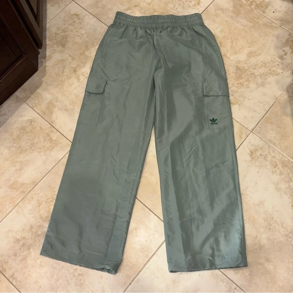 Adidas Light Green Cargo Pants NWT - Picture 7 of 10